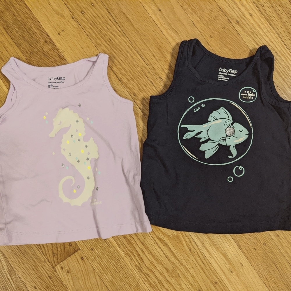 Set of 2 Baby Gap 12-18m tops